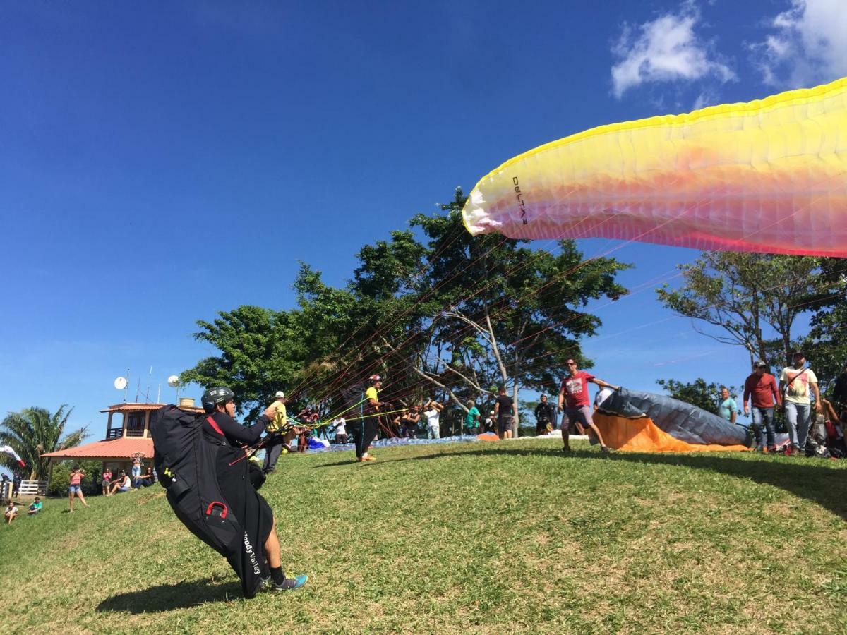 Estalagem Pousada Fora Do Ar Takeoff 2*